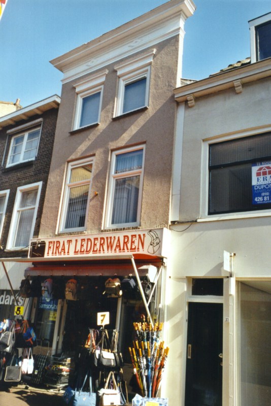 49/05 Hoogstraat 100
