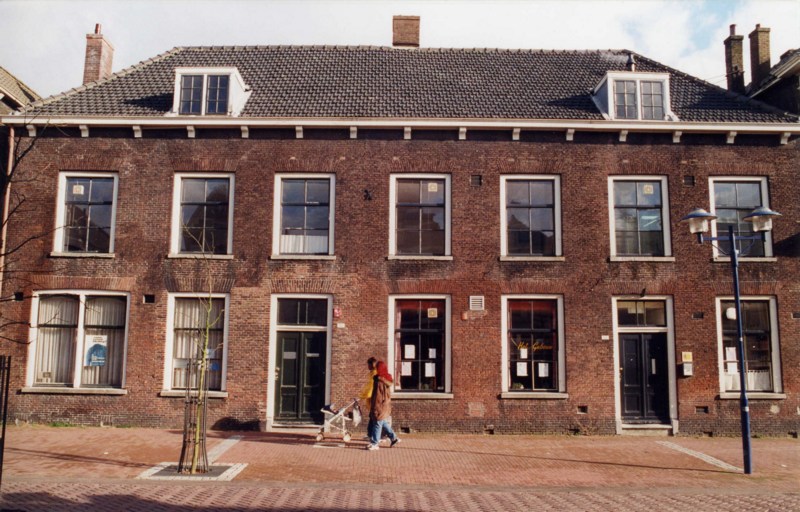 B142-00 Broersveld 142-144

